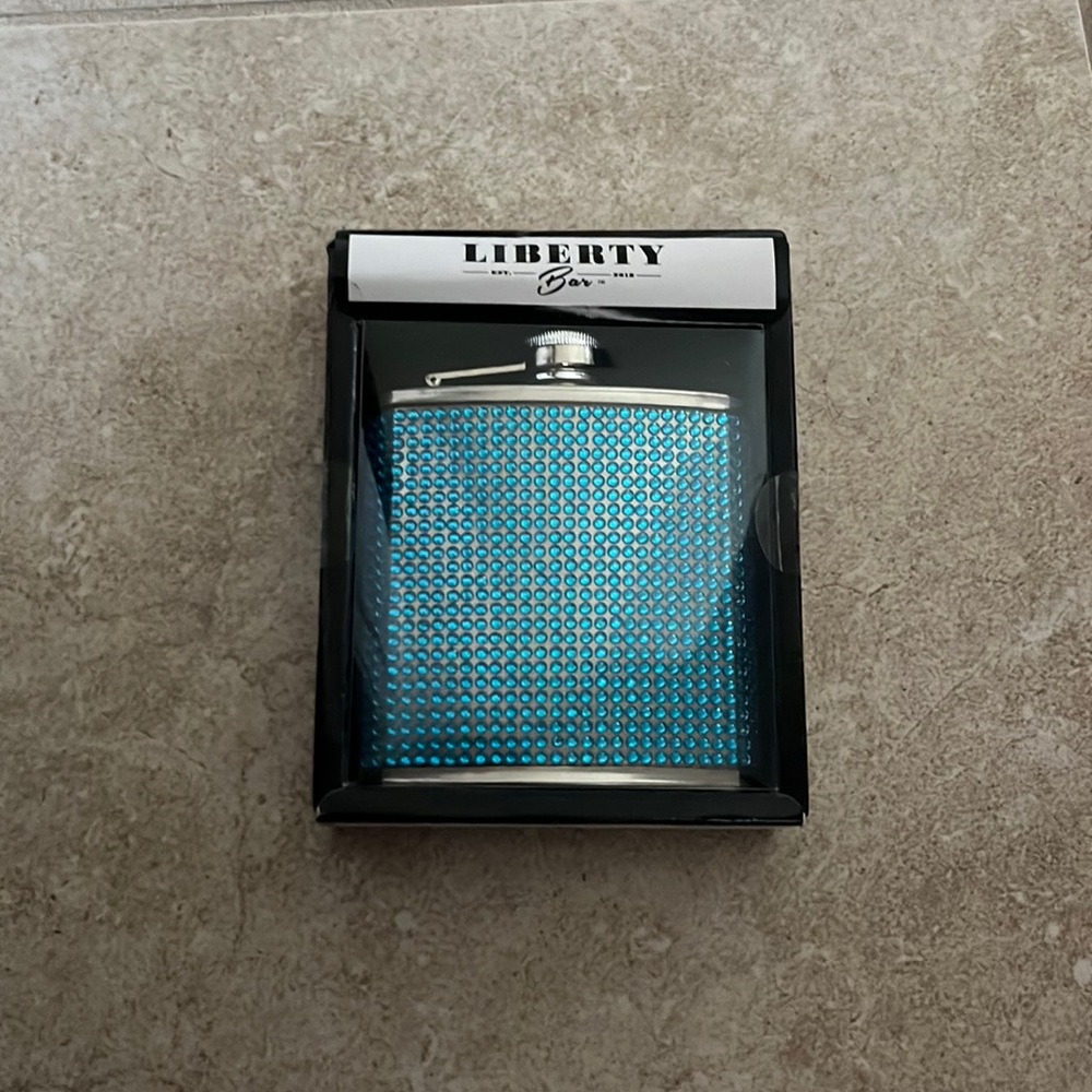 ✨💎💙Blue bling flask 💙💎✨
